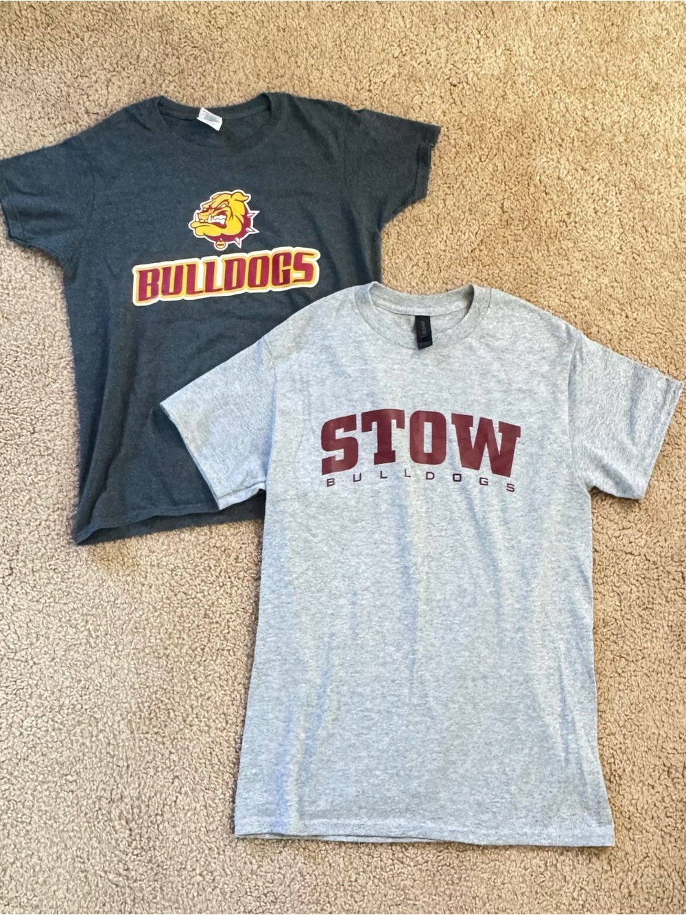 Gildan Women’s Stow Bulldogs Graphic T‑Shirts in Dark and Light Gray SIZE S